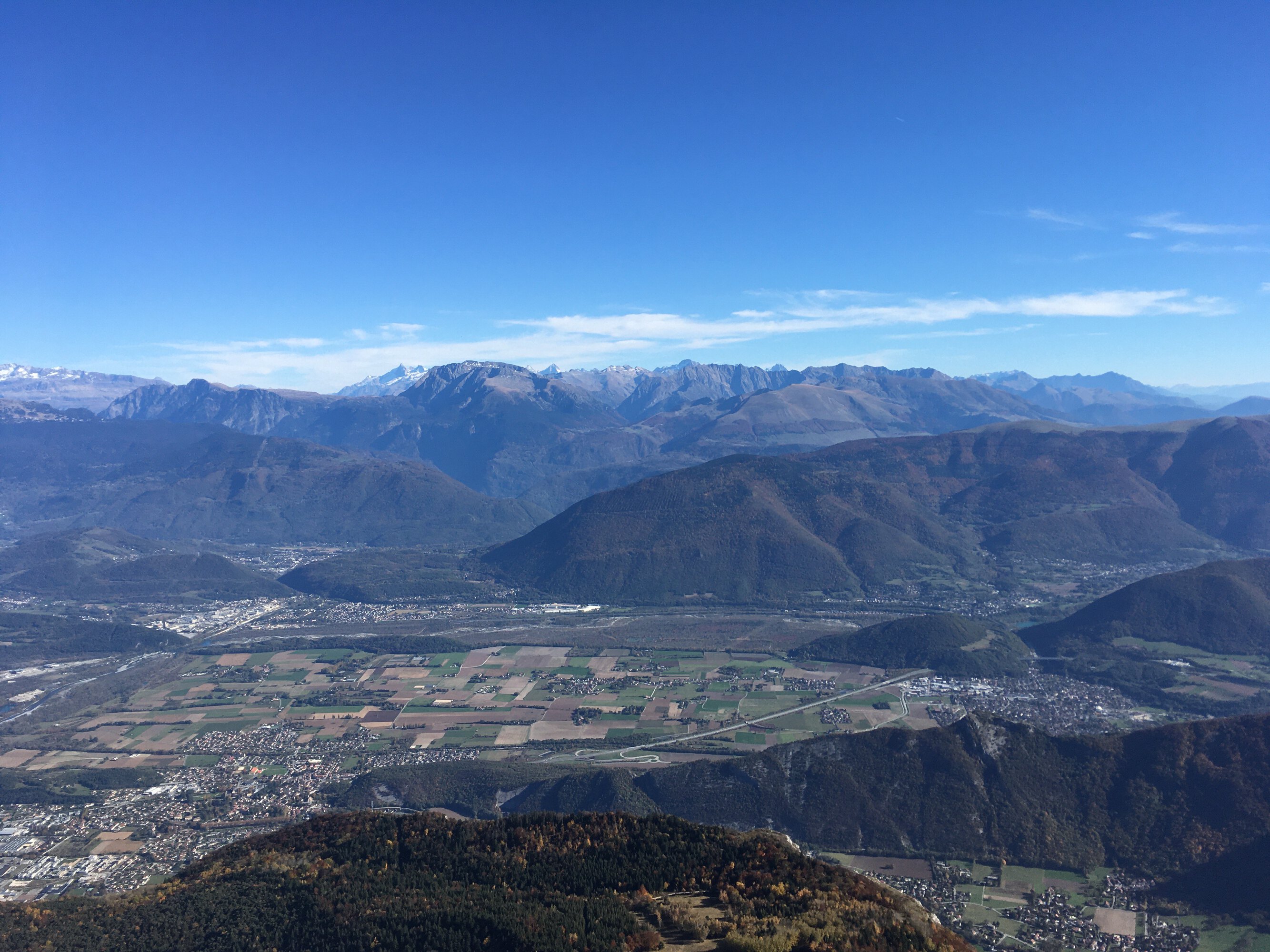 Vallée de Grenoble et Alpes enneigés